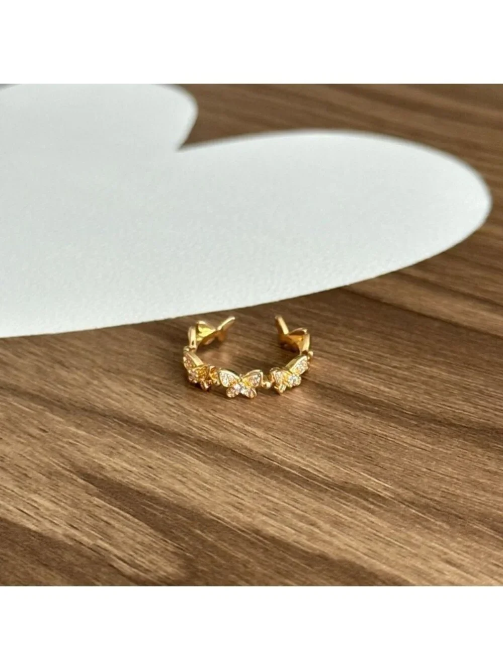Gold Butterfly Ring Q59
